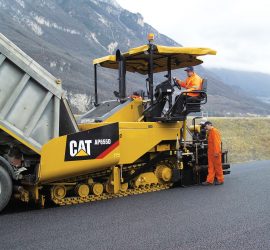 asfaltadora caterpillar